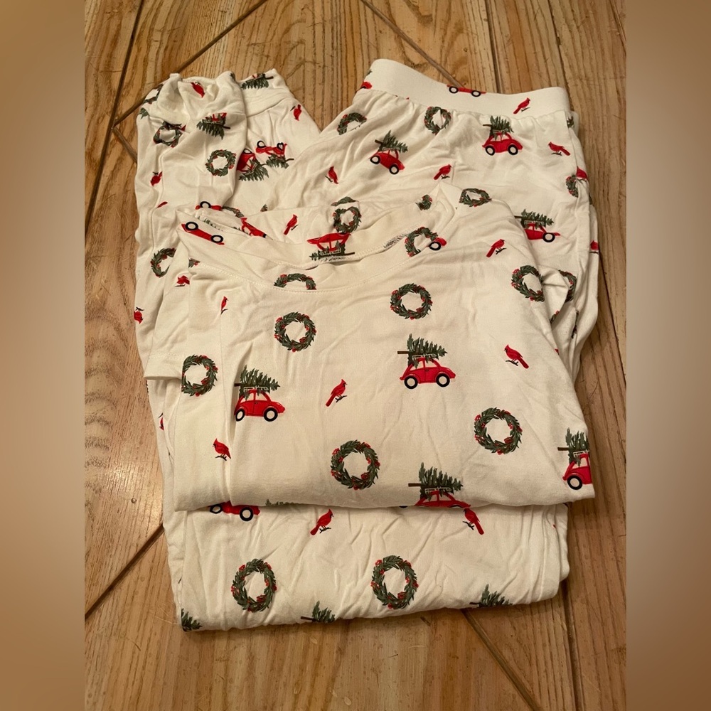 Kyte Womens Wreath Jogger Set
